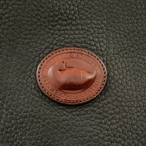 2 pair of shoes. Silver and navy blue 8.5m - Picture 6 of 7